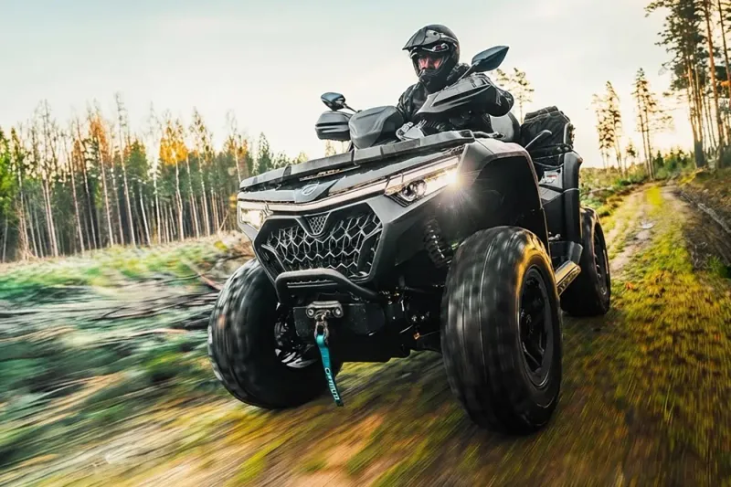 CFORCE 1000 TOURING BLACK EDITION_galeria
